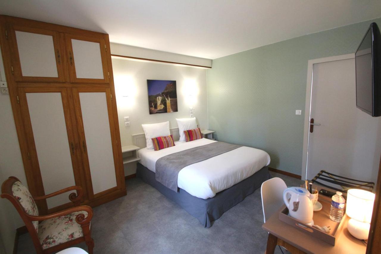 Logis Hotel Archambeau Thonac Exterior photo